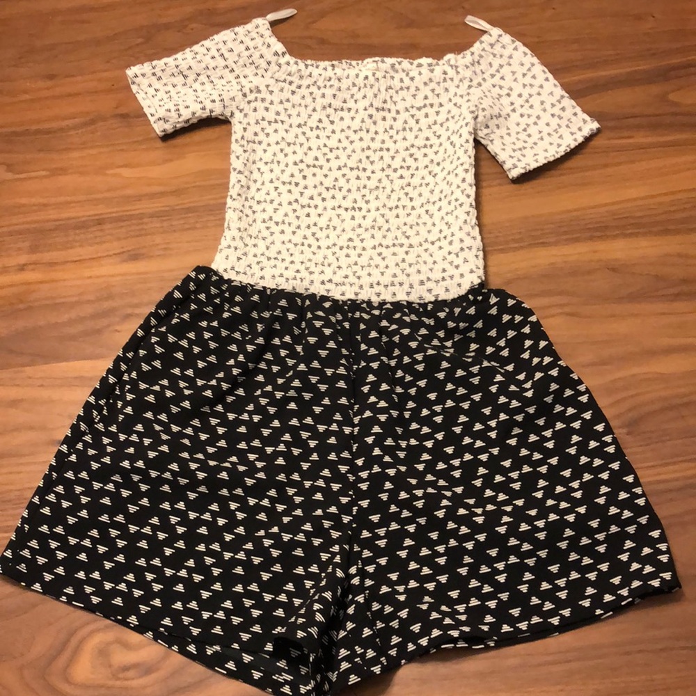 Black and White Romper off the shoulder